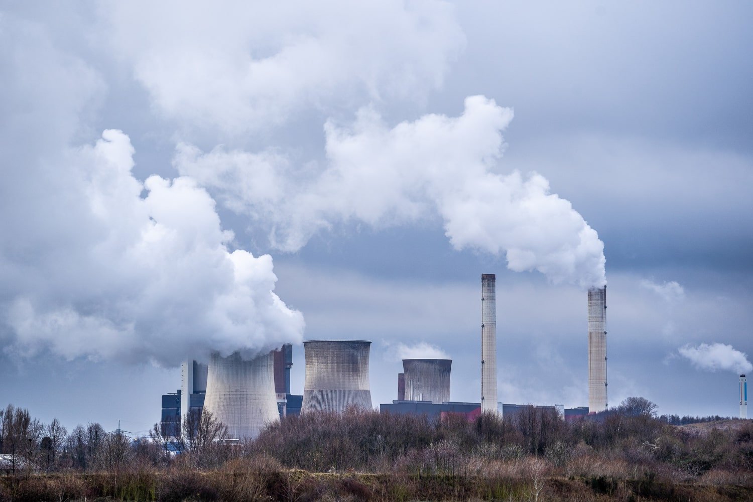 causas de la contaminación ambiental